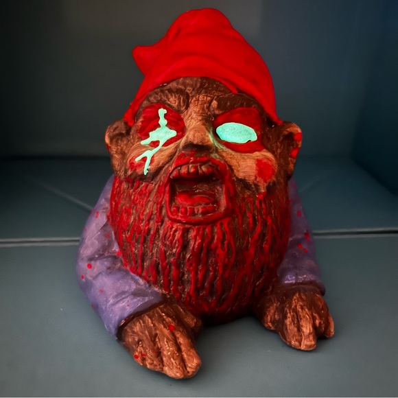 ThumbsUp! Zombie Gnome Crawler with GITD Eyes - Picture 10 of 10